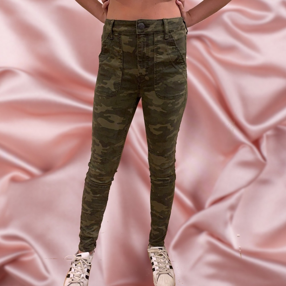 NWOT American eagle camo jeggings